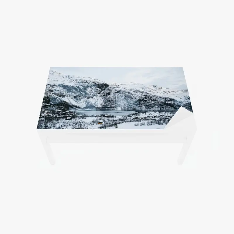 Tischaufkleber und Schreibtischaufkleber ruhige winterliche berglandschaft über zugefrorenem see