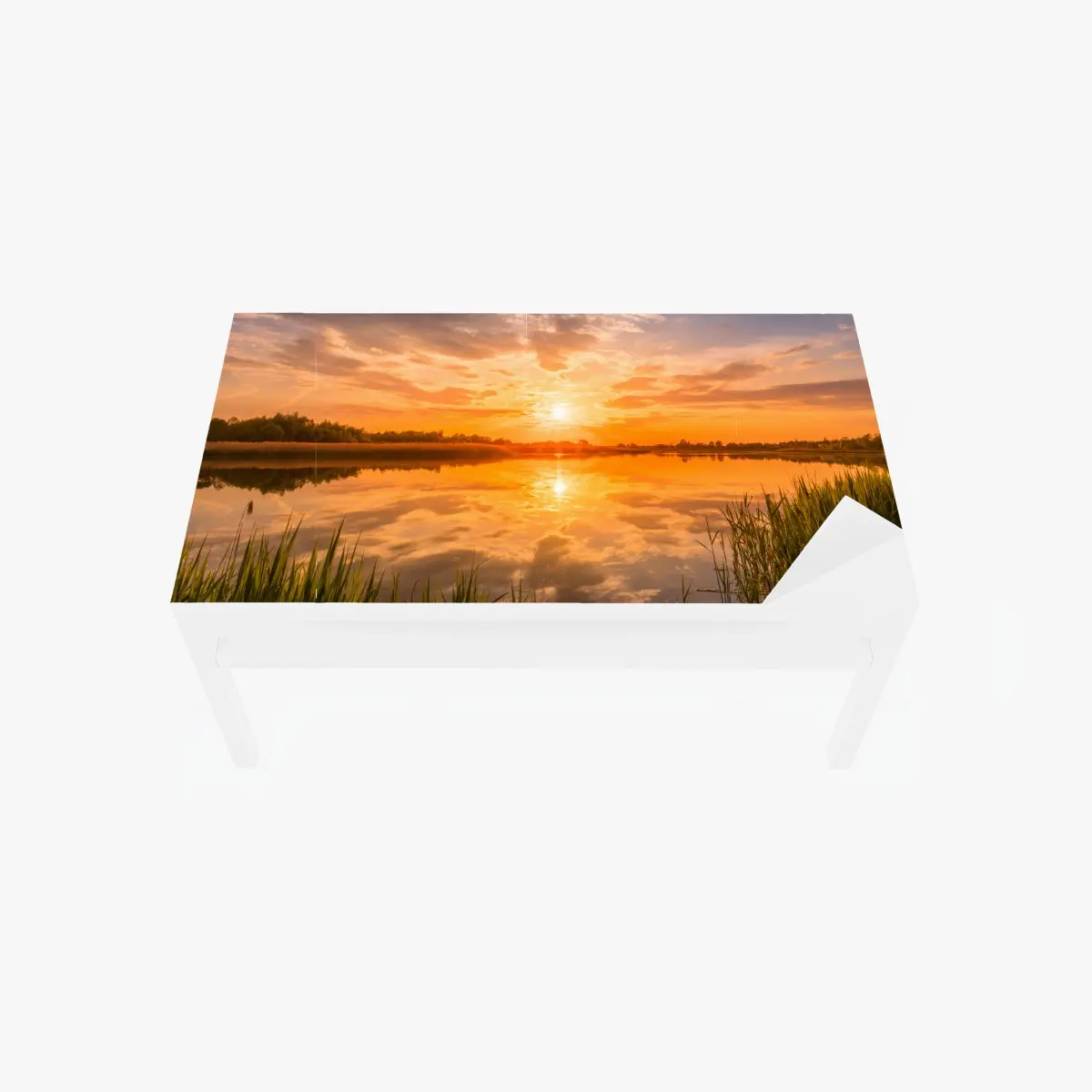Tischaufkleber und Schreibtischaufkleber goldener sonnenuntergang über idyllischem see – Pixers®