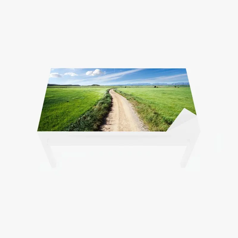 Tischaufkleber und Schreibtischaufkleber gewundener landweg durch grüne wiesen