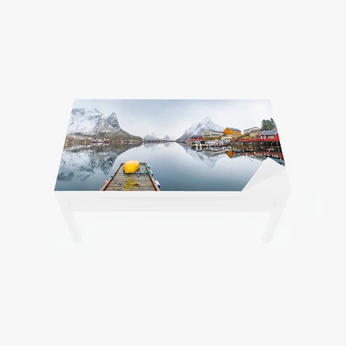 Tischaufkleber und Schreibtischaufkleber spiegelglatter fjord mit bergkulisse – Pixers®