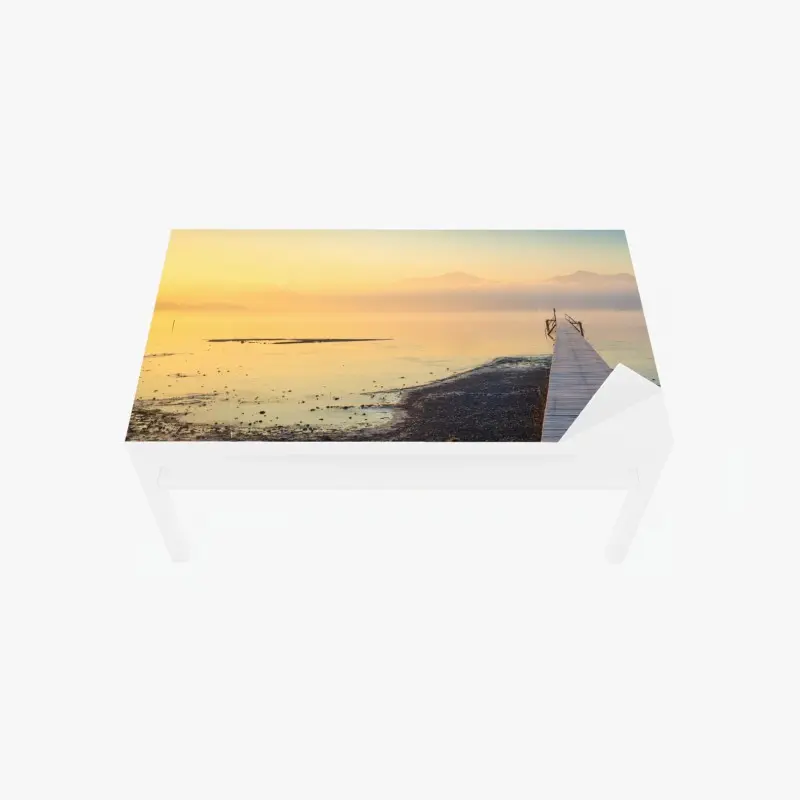 Tischaufkleber und Schreibtischaufkleber nebliger sonnenaufgang über holzsteg