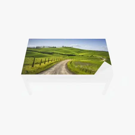 Tischaufkleber und Schreibtischaufkleber ländliche straße in der Toskana durch grüne hügel – Pixers®