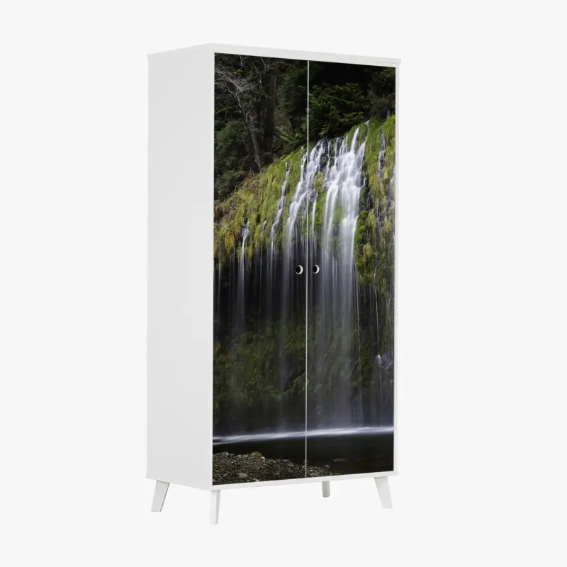 Schrankaufkleber moosiger wasserfall im wald