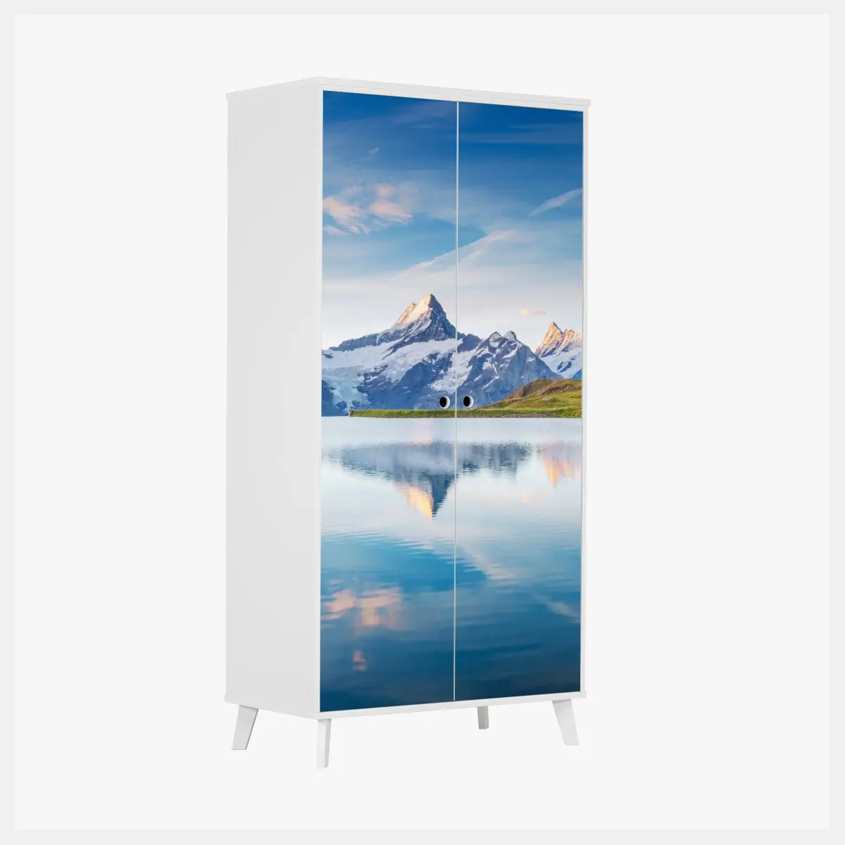 Schrankaufkleber majestätische Alpen-reflexion am Bachalpsee – Pixers®