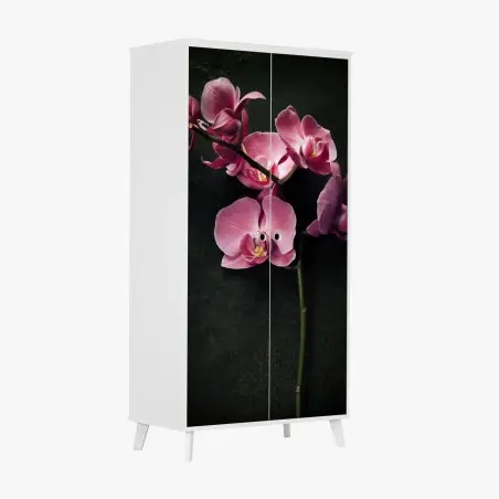 Schrankaufkleber rosa orchidee vor dunklem vintage-hintergrund – Pixers®