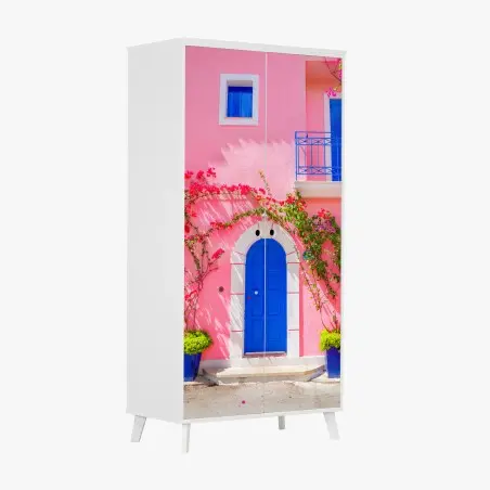 Schrankaufkleber leuchtende rosa fassade mit blauer tür – Pixers®