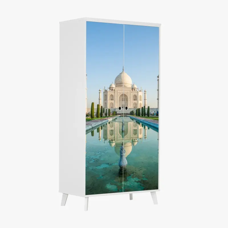 Schrankaufkleber Taj Mahal spiegelung im morgendlichen licht