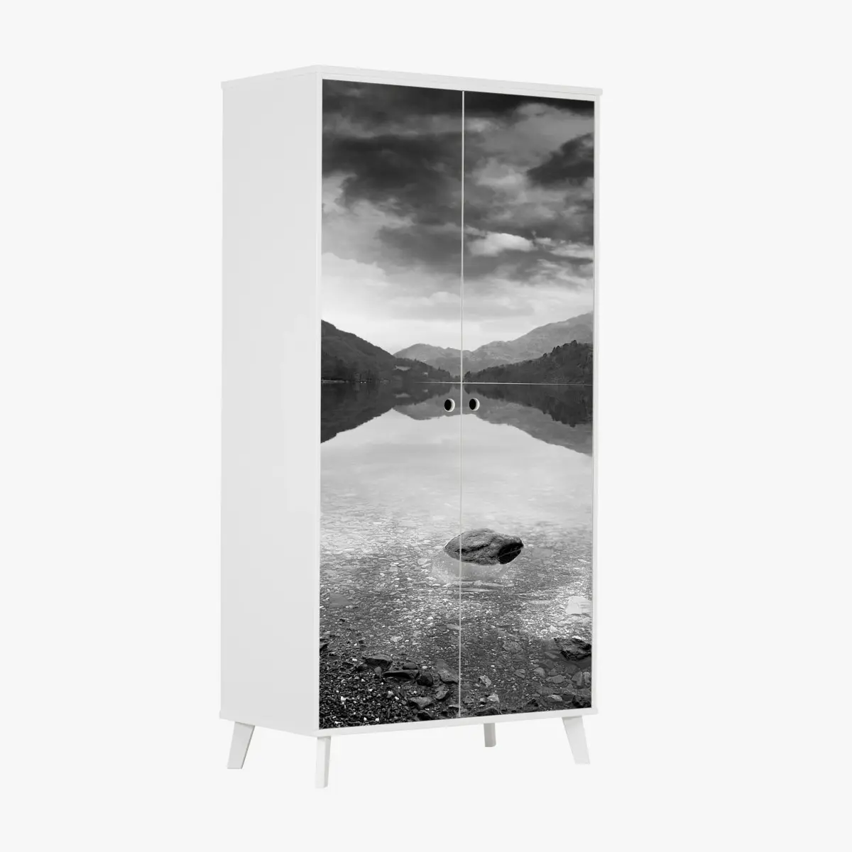 Schrankaufkleber ruhiger bergsee mit spiegelung – Pixers®