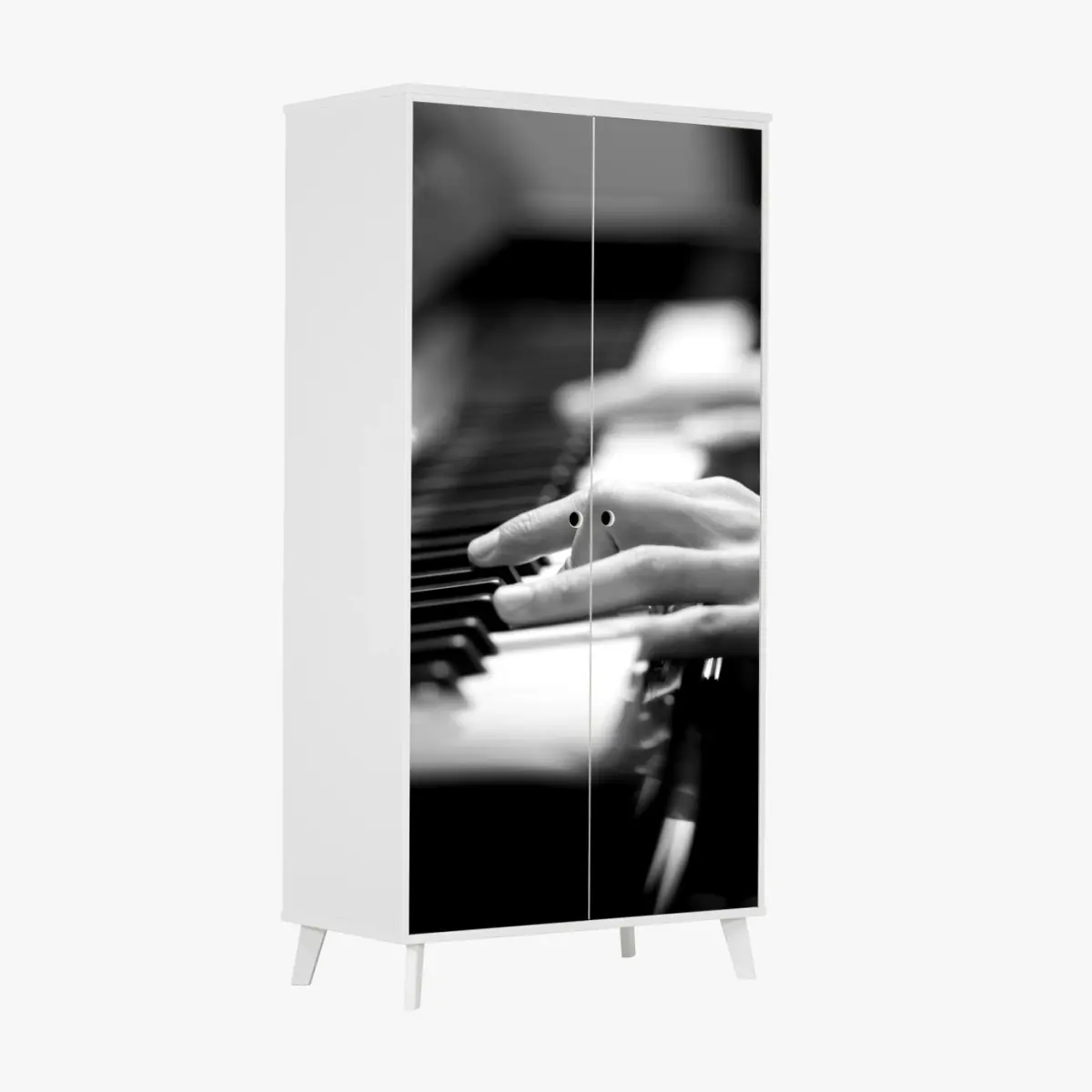 Schrankaufkleber intime hände auf klaviertasten in monochrom – Pixers®