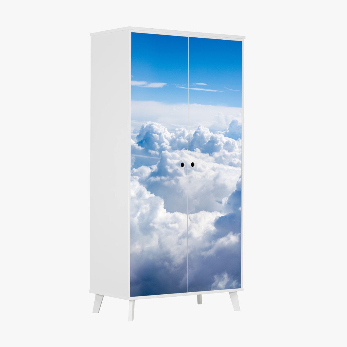 Schrankaufkleber ruhige wolkenlandschaft am blauen himmel – Pixers®