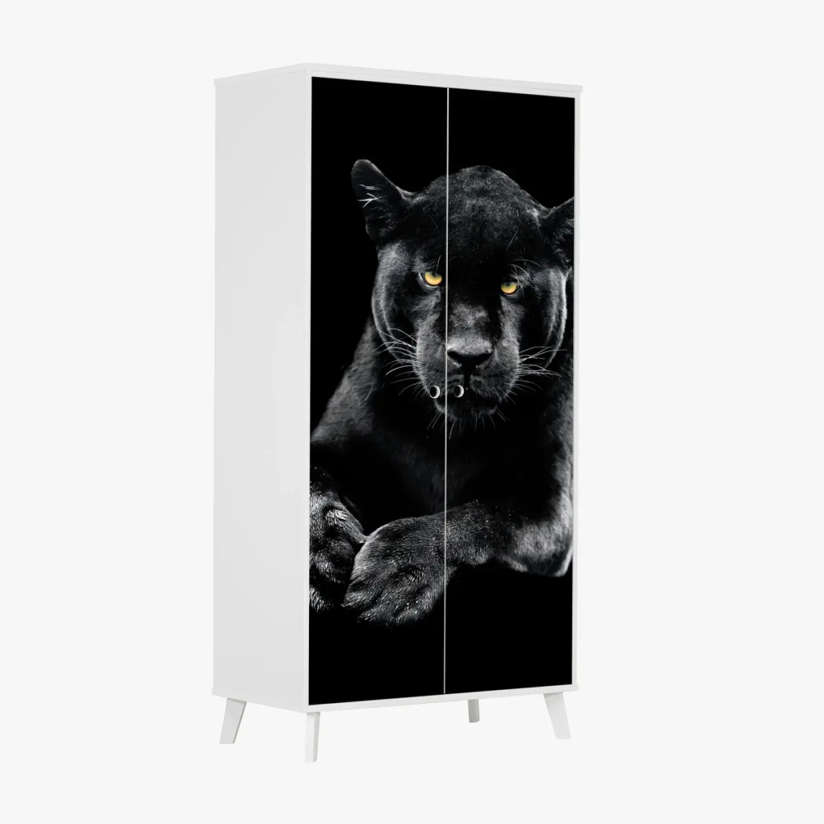 Schrankaufkleber porträt eines schwarzen panthers vor schwarzem hintergrund – Pixers®