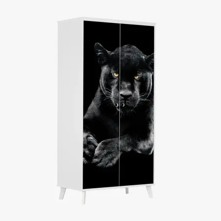 Schrankaufkleber porträt eines schwarzen panthers vor schwarzem hintergrund – Pixers®