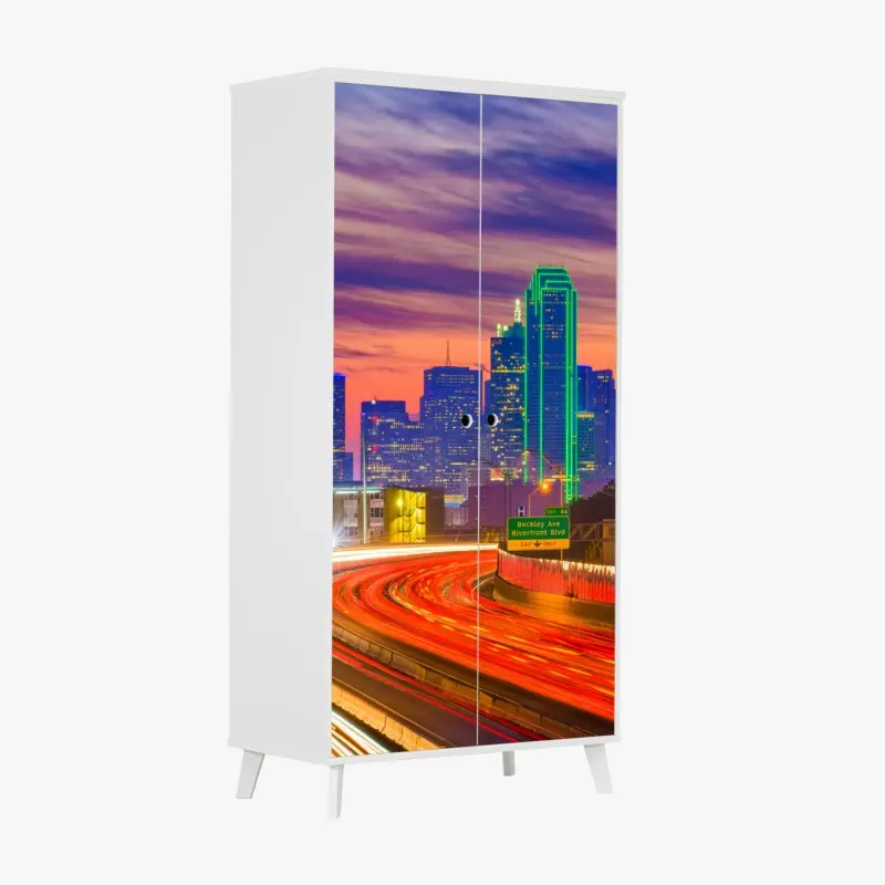 Schrankaufkleber panorama von Dallas bei sonnenuntergang mit lichtspuren auf der autobahn