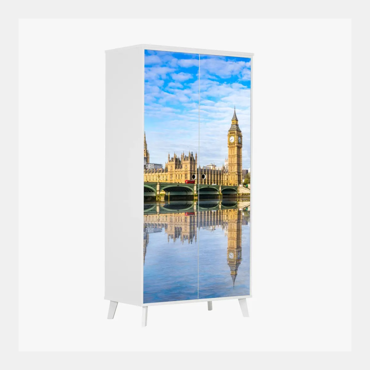 Schrankaufkleber London skyline mit spiegelung auf dem fluss – Pixers®