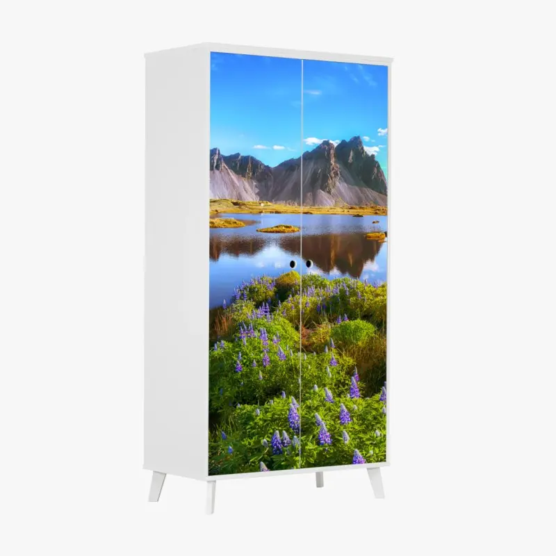 Schrankaufkleber lebendige lupinenwiesen bei Vestrahorn, Island