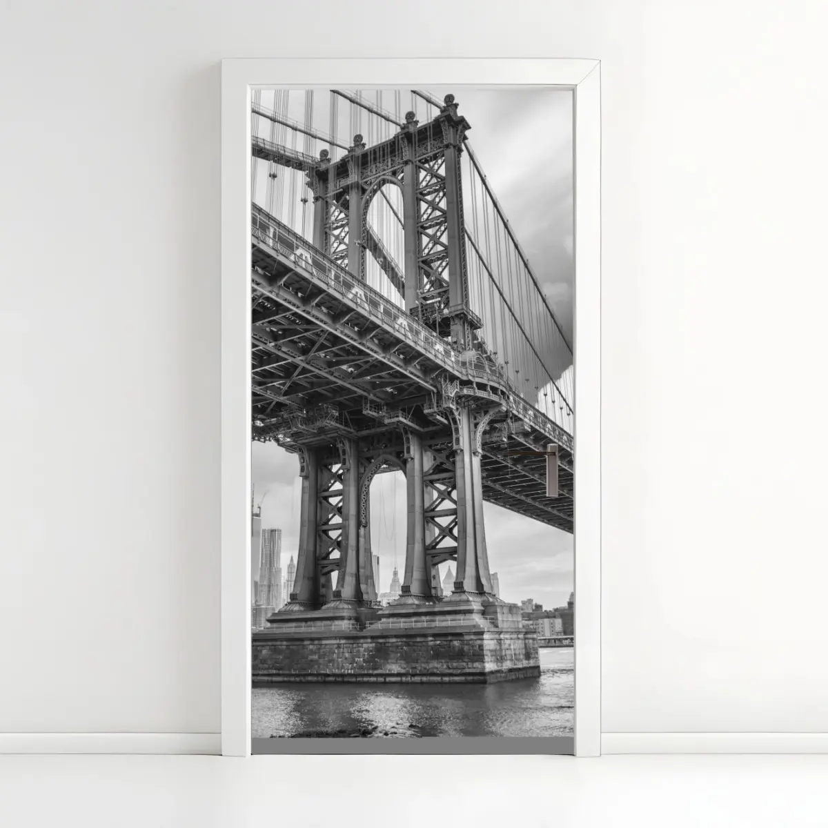 Türaufkleber blick auf die Manhattan Bridge und die skyline von New York – Pixers®
