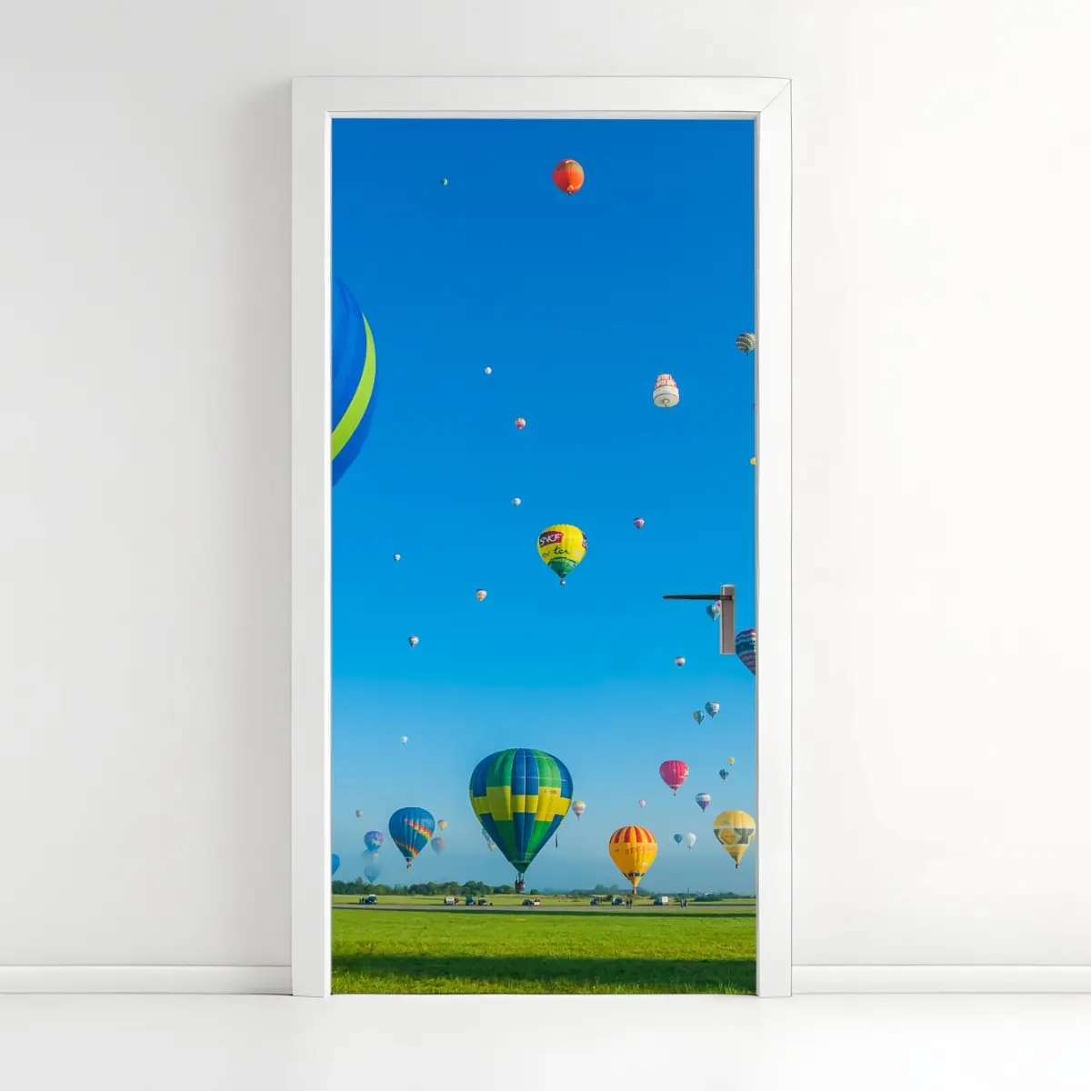 Türaufkleber bunte heißluftballons über Chambley – Pixers®