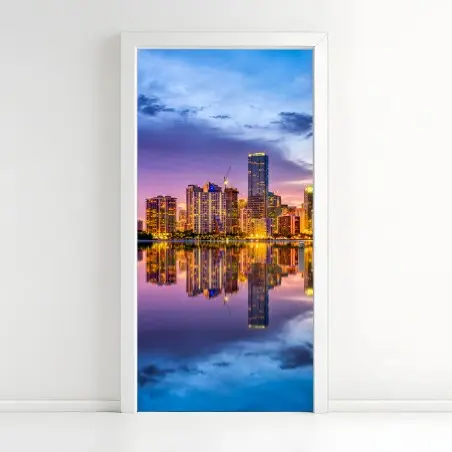 Türaufkleber Miami skyline gespiegelt in Biscayne Bay – Pixers®