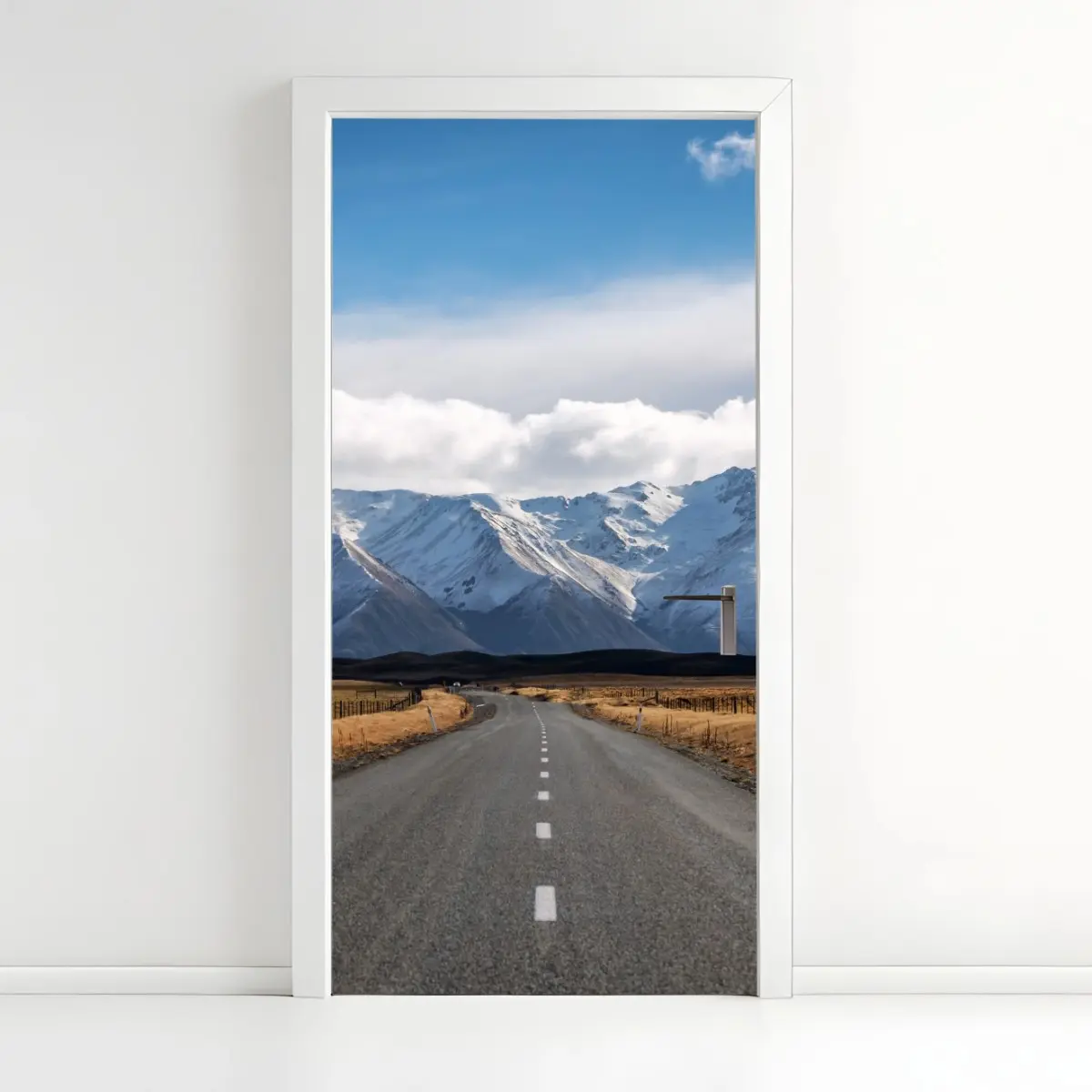 Türaufkleber straße zur schneebedeckten bergwelt, Neuseeland – Pixers®