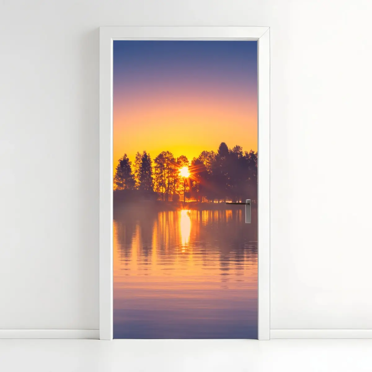 Türaufkleber nebliger sonnuntergang am see – Pixers®