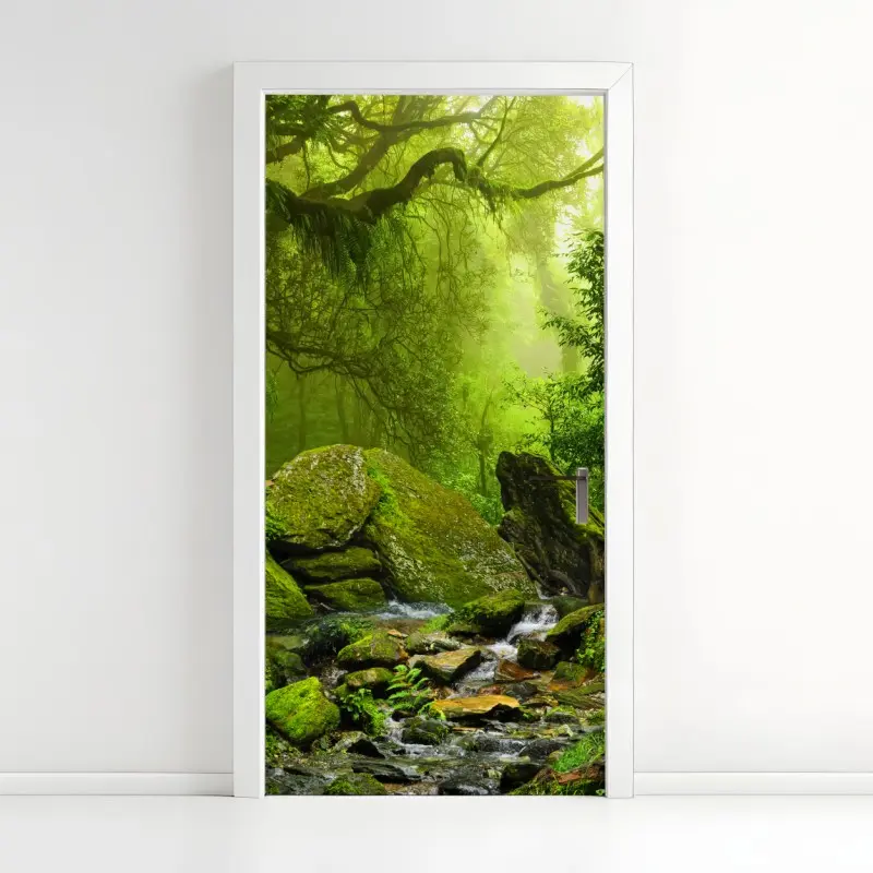 Türaufkleber moosbedeckter waldbach