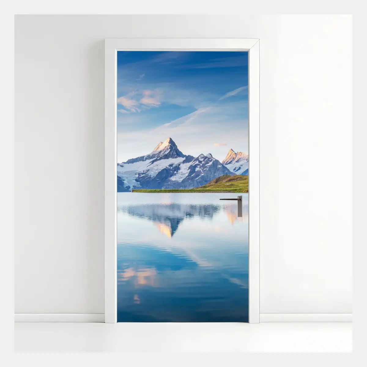 Türaufkleber majestätische Alpen-reflexion am Bachalpsee – Pixers®