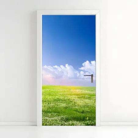 Türaufkleber sonnige frühlingswiese unter blauem himmel – Pixers®