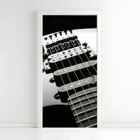 Türaufkleber nahaufnahme einer schwarzen elektrogitarre – Pixers®