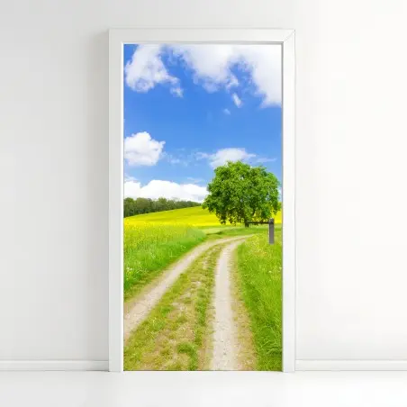 Türaufkleber sonniger feldweg mit einsamem baum – Pixers®