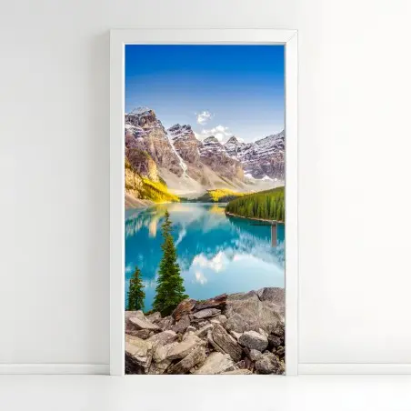 Türaufkleber sonnenbeschienenes Moraine Lake bergpanorama – Pixers®