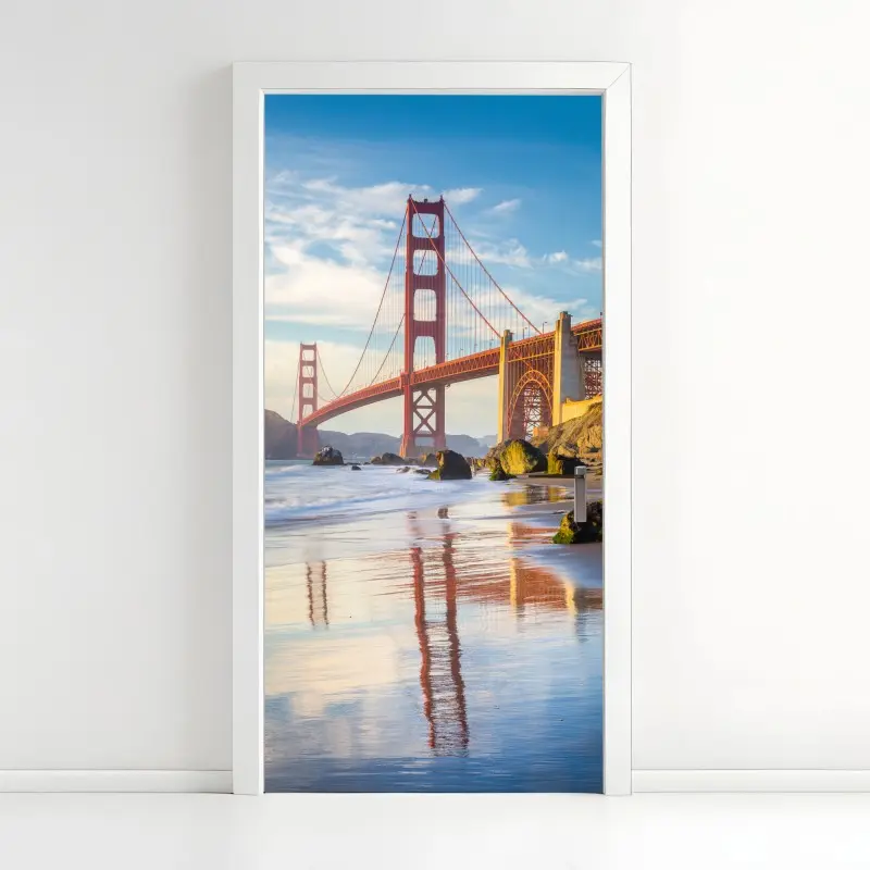 Türaufkleber Golden Gate Bridge reflektiert am strand