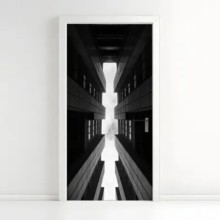 Türaufkleber vertikale städtische symmetrie in monochrom – Pixers®