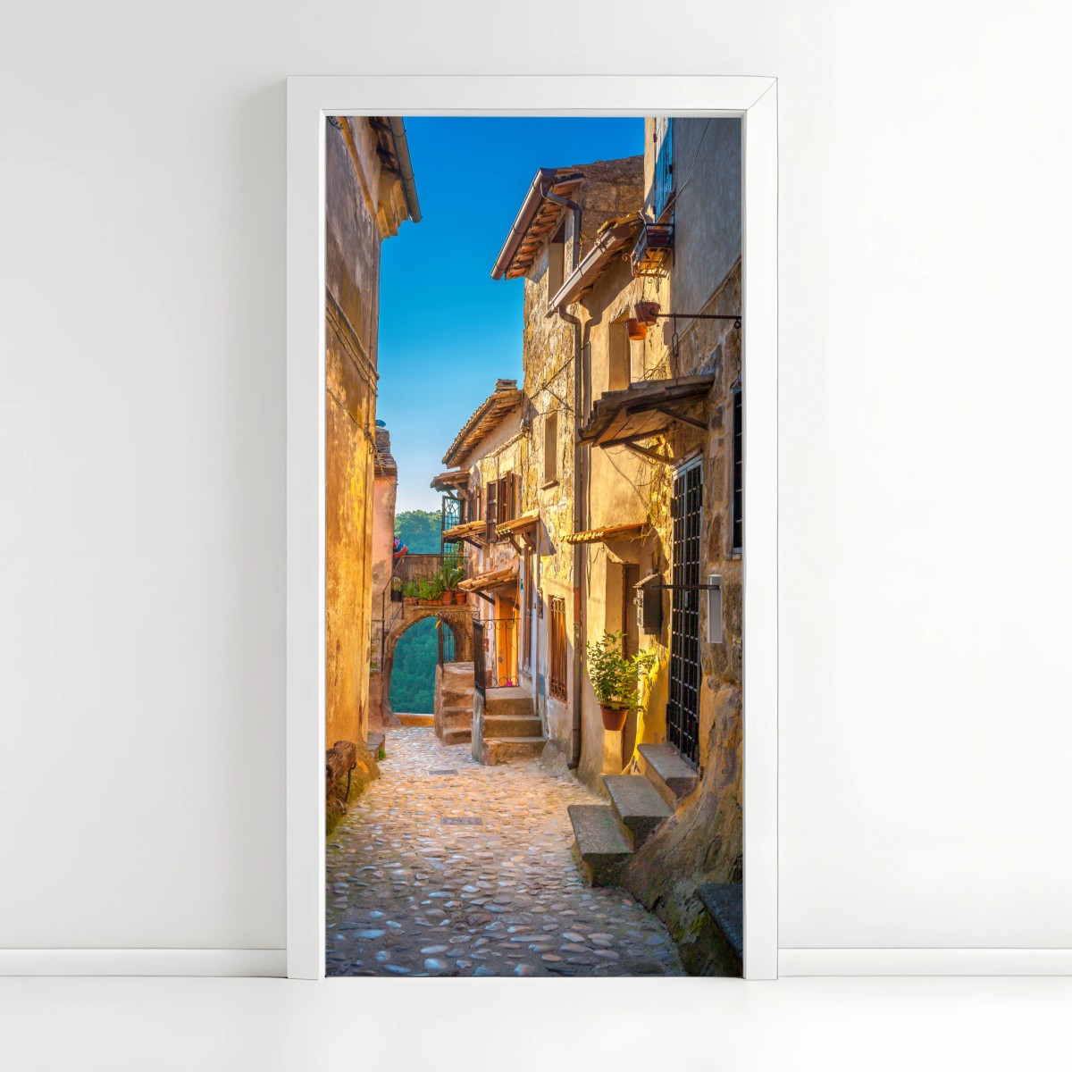 Türaufkleber sonnenbeschienene gasse in der Toskana – Pixers®