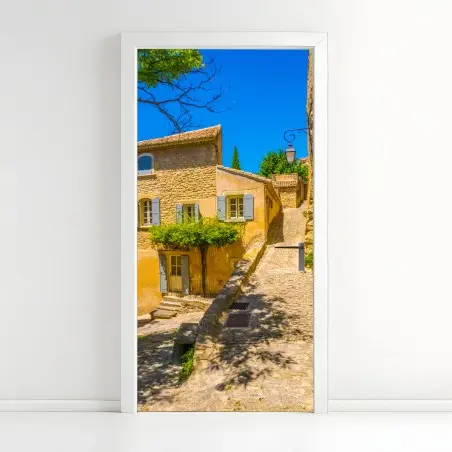 Türaufkleber sonnige kopfsteinpflastergasse – Pixers®