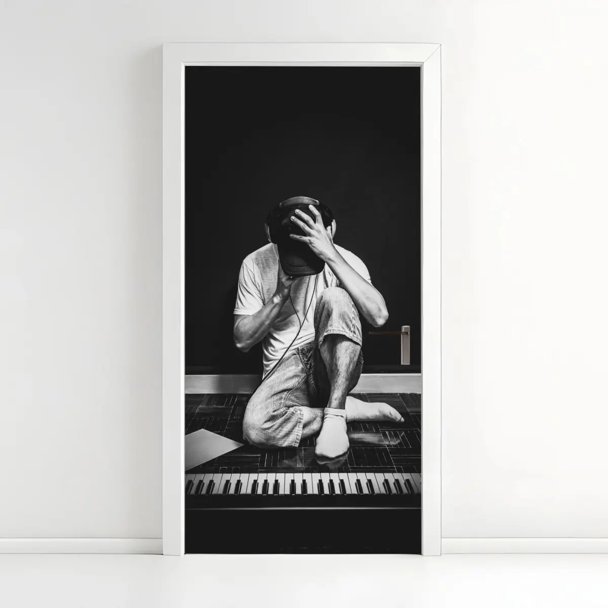 Türaufkleber introvertierter musiker am keyboard – Pixers®