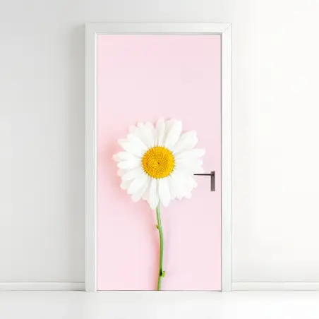Türaufkleber weißes gänseblümchen auf pastellrosa hintergrund – Pixers®