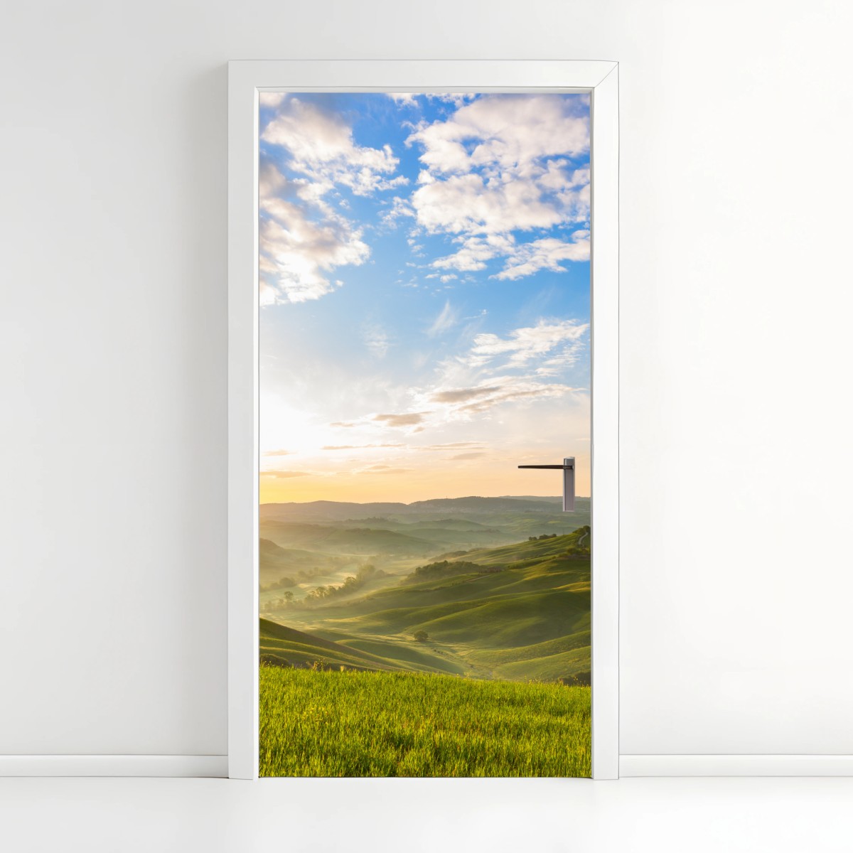 Türaufkleber sonnenaufgang über nebligen hügeln – Pixers®