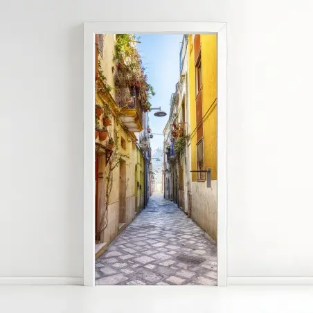 Türaufkleber sonnige gasse in Brindisi – Pixers®