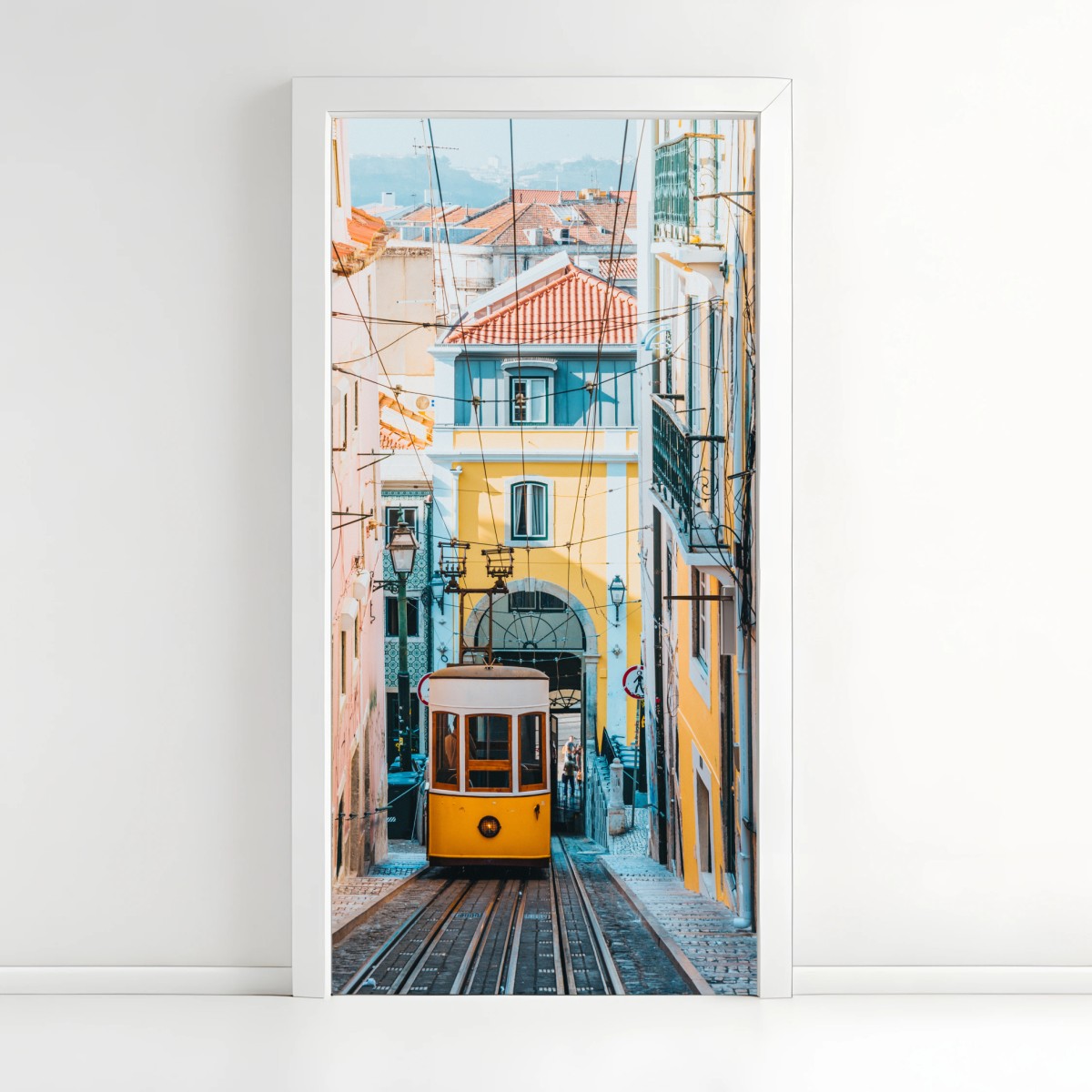 Türaufkleber lebendige bica straßenbahn in Lissabon – Pixers®