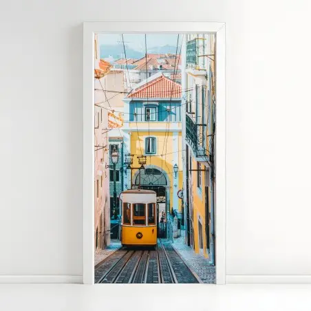 Türaufkleber lebendige bica straßenbahn in Lissabon – Pixers®