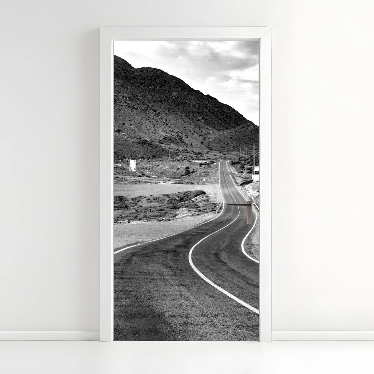 Türaufkleber gewundene straße durch die berge – Pixers®