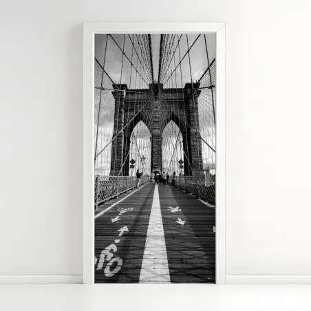 Türaufkleber Brooklyn Bridge perspektive in monochrom – Pixers®