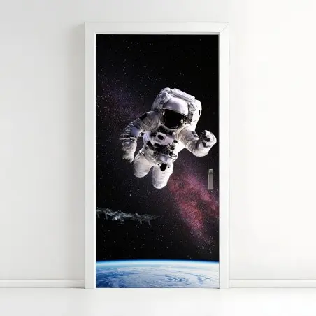 Türaufkleber astronaut über der Erde und galaxie – Pixers®