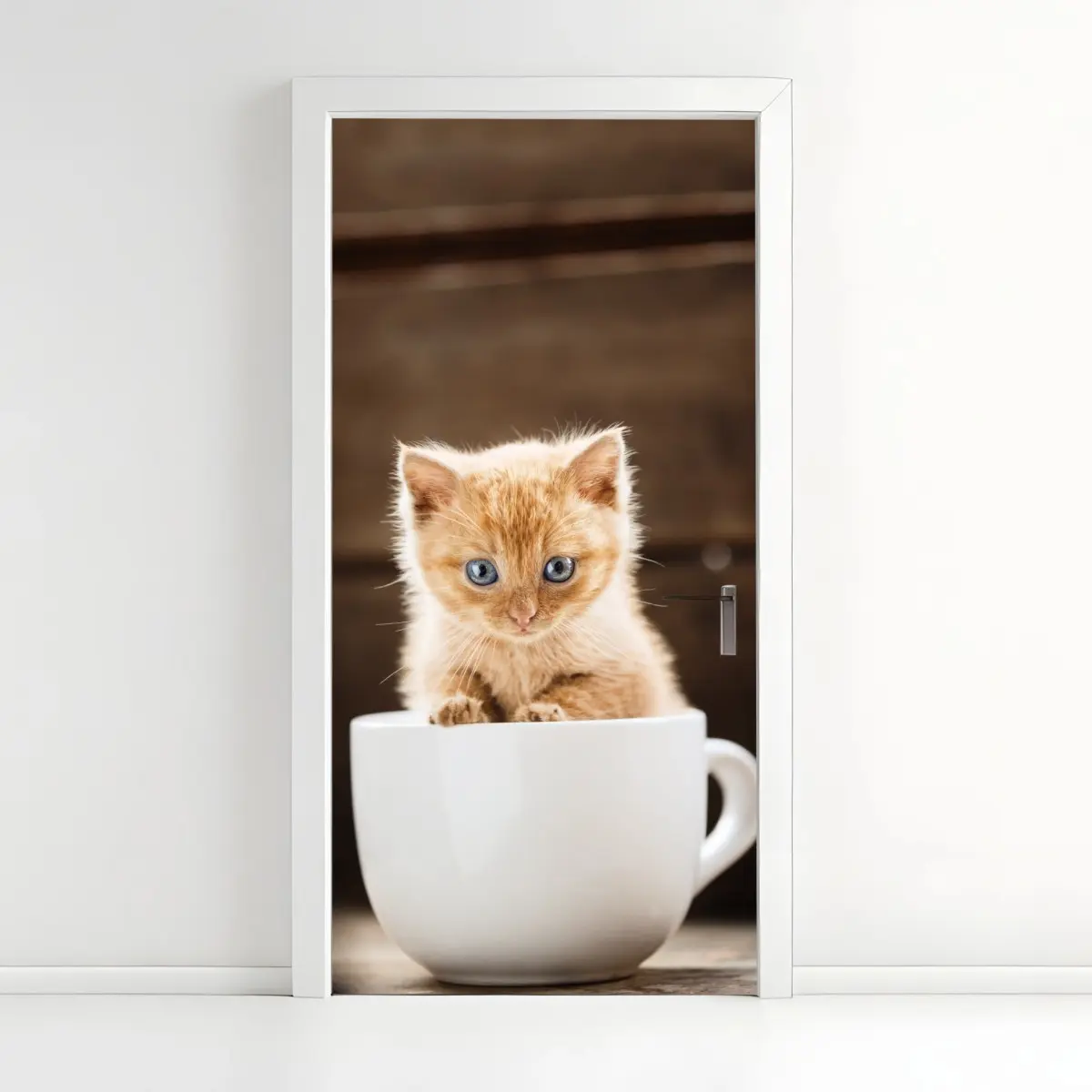 Türaufkleber rötliches kätzchen in einer teetasse – Pixers®