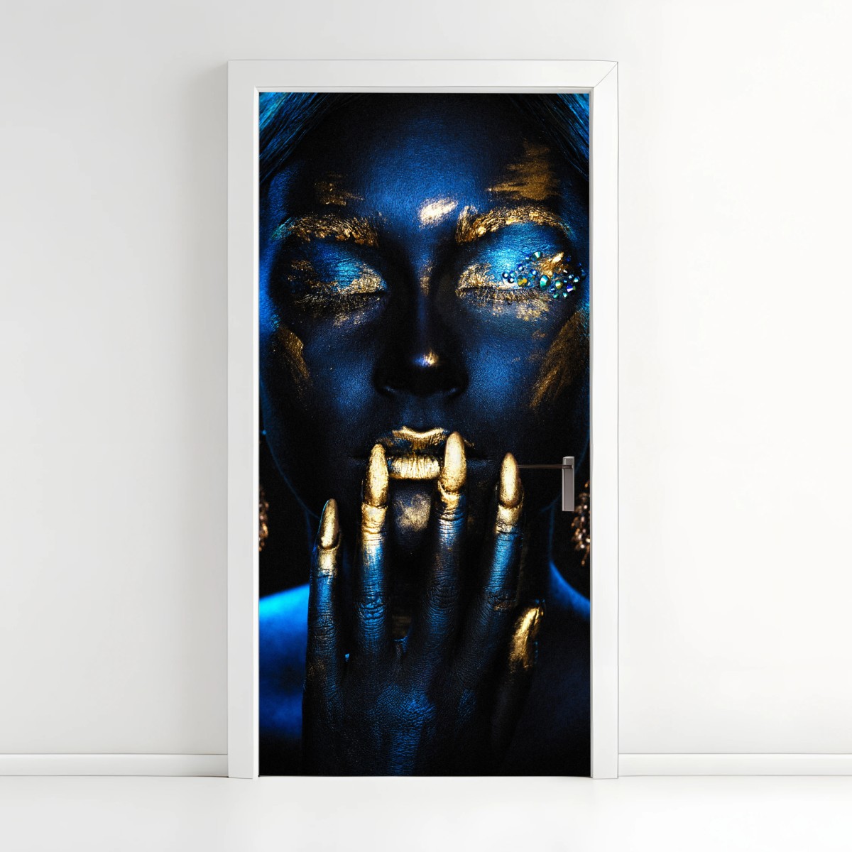 Türaufkleber mystisches porträt in blau und gold – Pixers®