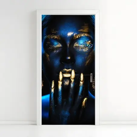 Türaufkleber mystisches porträt in blau und gold – Pixers®