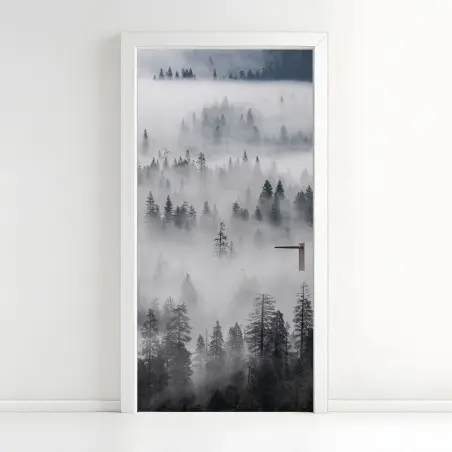 Türaufkleber nebeliger kiefernwald – Pixers®