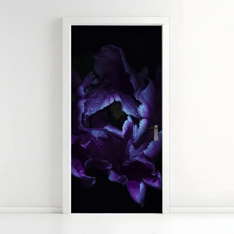 Türaufkleber lila tulpe im ultravioletten licht