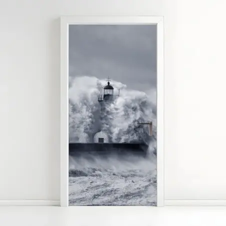 Türaufkleber leuchtturm von mächtigen wellen umgeben – Pixers®