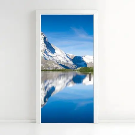Türaufkleber majestätische bergspiegelung über alpensee – Pixers®